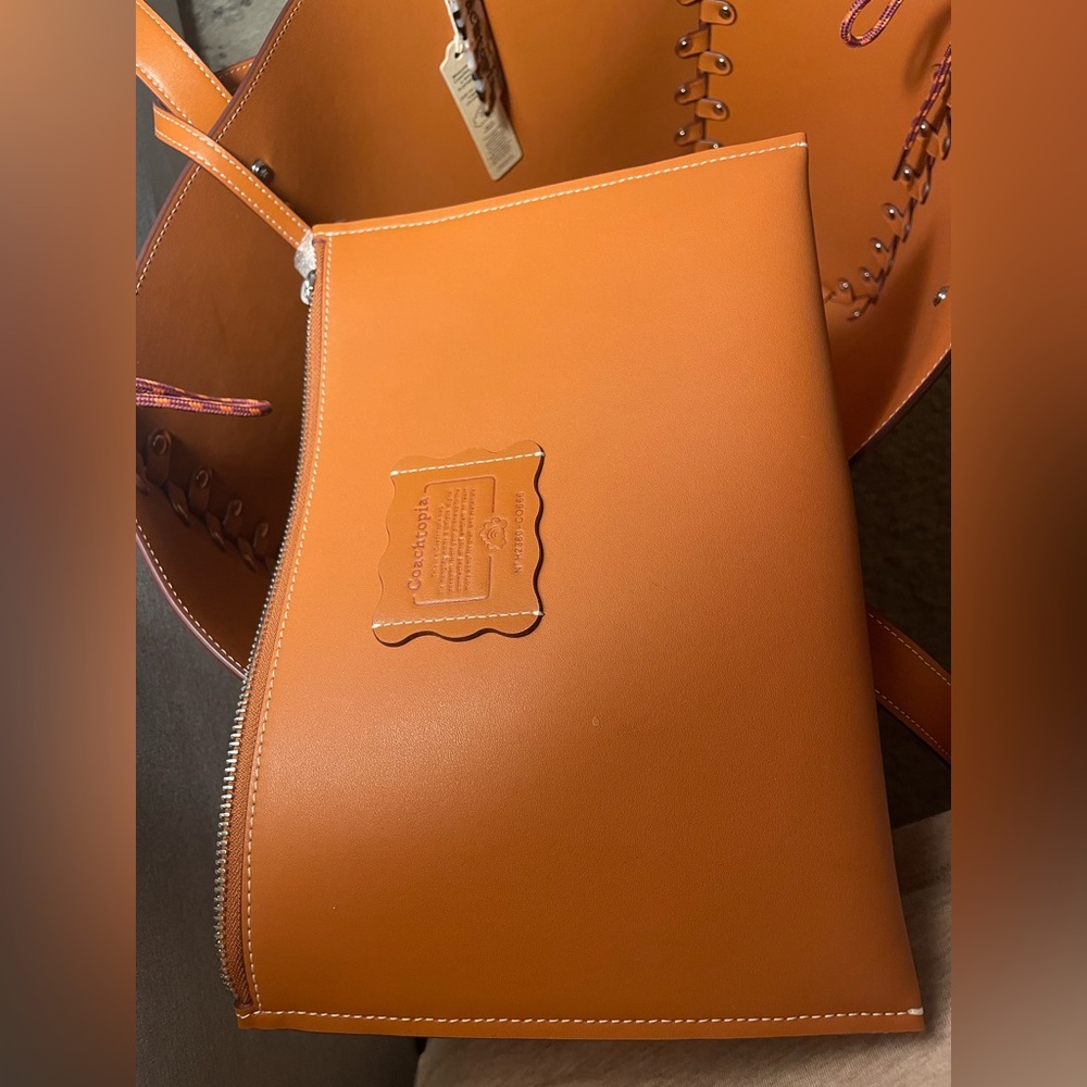 COACHTOPIA 🤎 Coach large Brown Amber Leather river lace up Tote Bag w/ Pouch NWT - Picture 12 of 16
